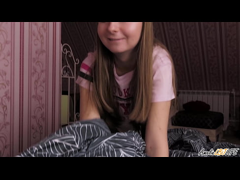 ❤️ Blondinka globoko sesa svojega prijatelja in dobi spermo v usta ☑ Krasni porniči pri nas ❌️❤